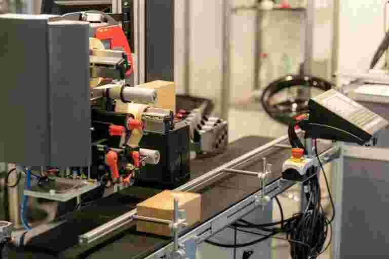 efficient-industrial-transport-flat-belt-conveyor-2023-11-27-05-29-03-utc